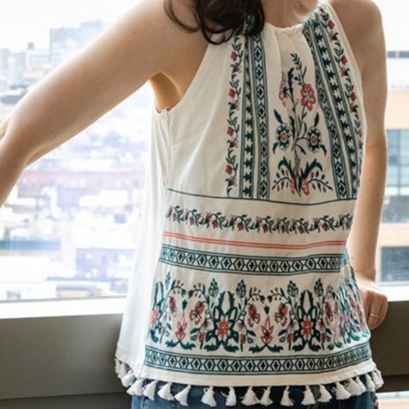 Skies Are Blue Tops - Skies are Blue Nutria Embroidered Top Size Small